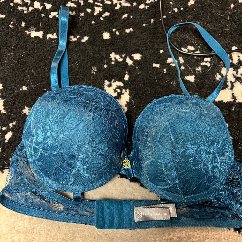 Blue push up bra with gold, never worn, 34B